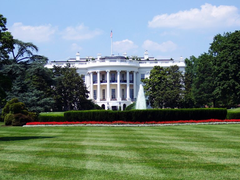 How to become a congressional staffer