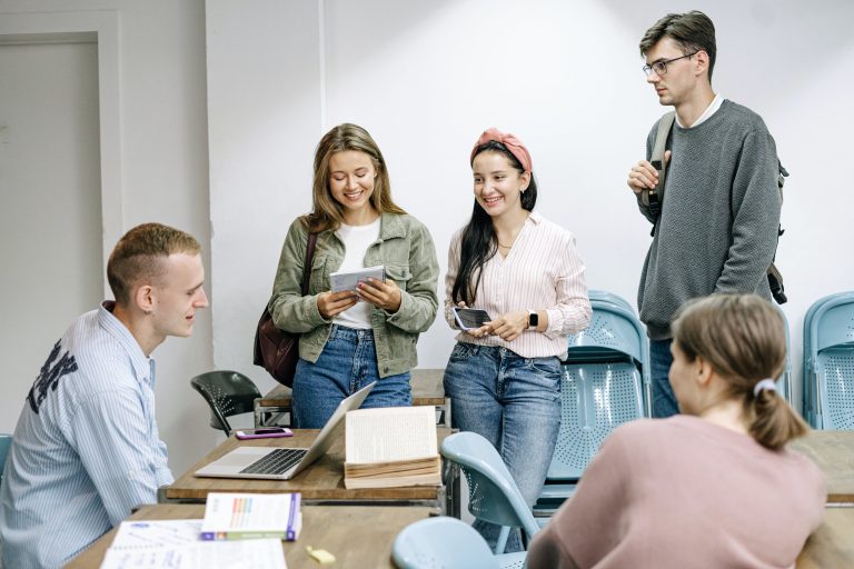 Job Interview Statistics and Trends Impacting Hiring in 2025